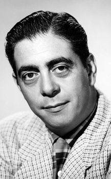 Robert Strauss